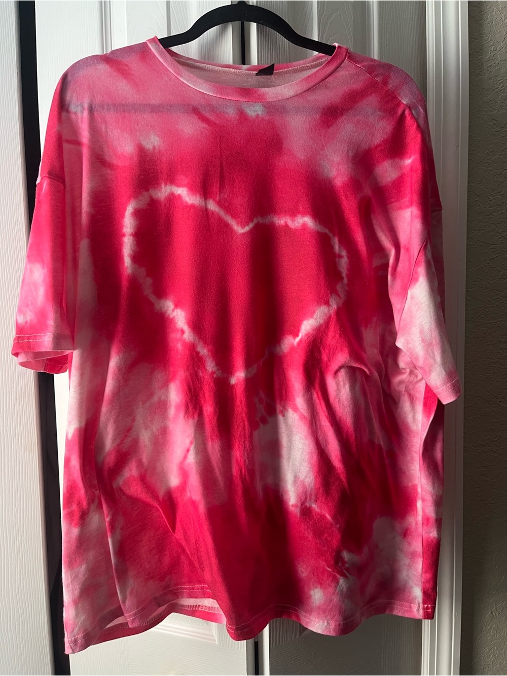 SHEIN hot pink tye dye heart design oversized t-shirt / cover-up sz Large